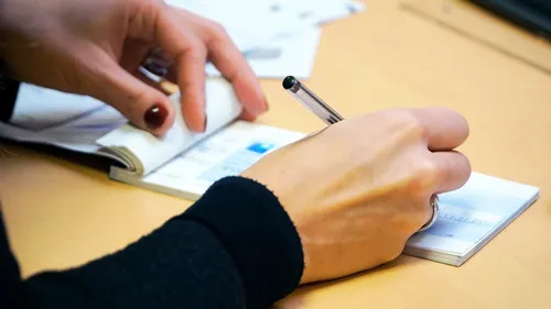 Versailles : une employée d'un bailleur social détournait des...